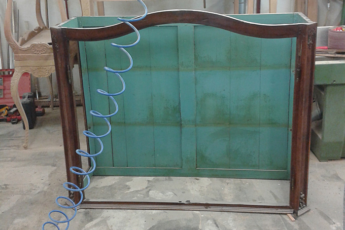 restauration de mobilier en bois chez meubles barbier